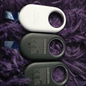 Samsung Galaxy SmartTag2 White and Black